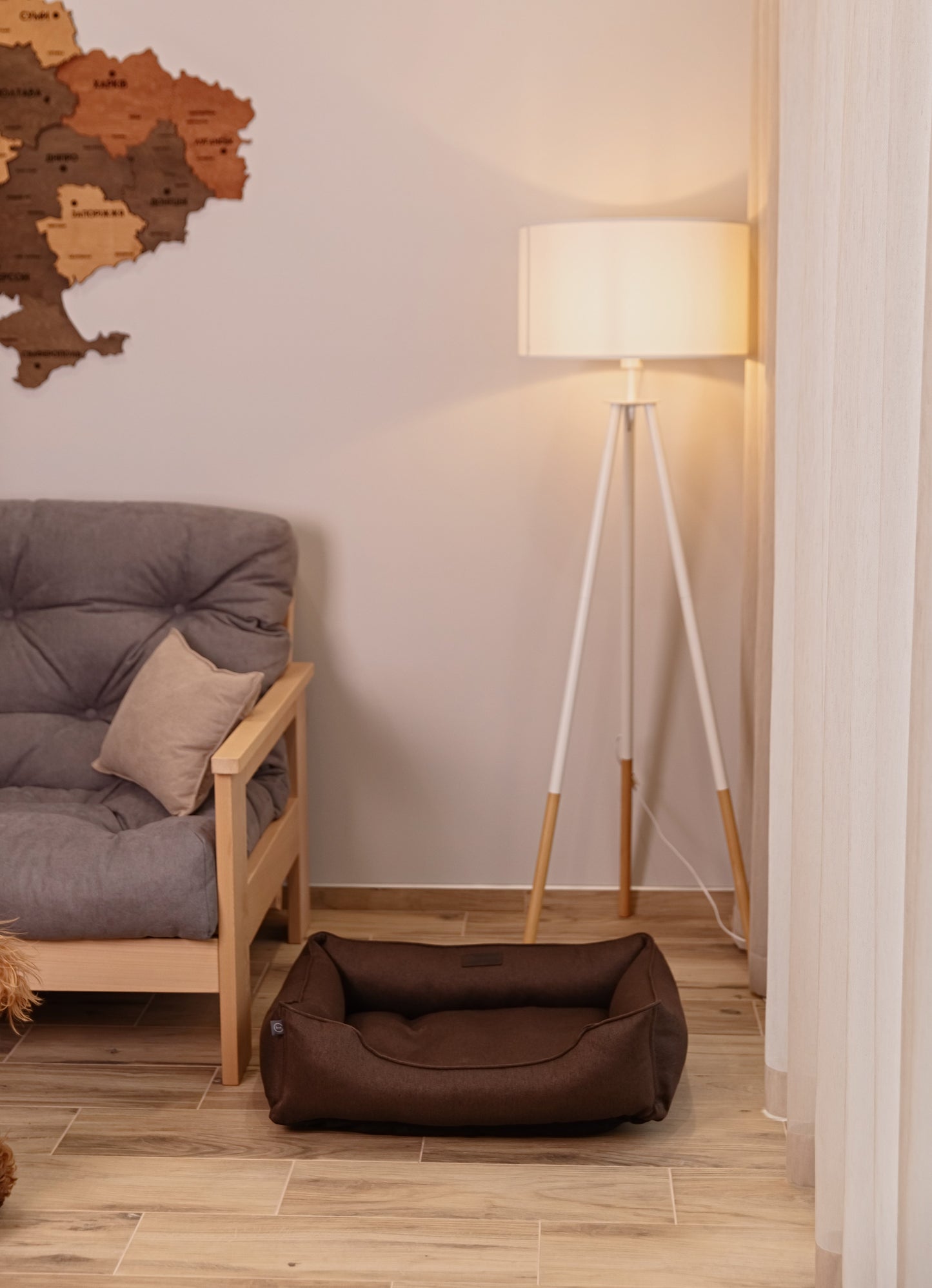 Chester & Lee | Cotton Sleeper Dog Bed Brown